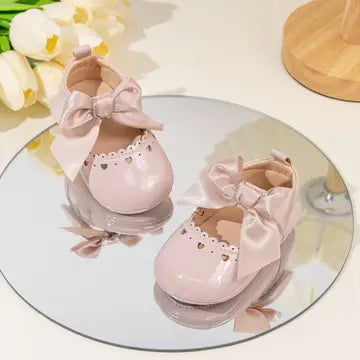 Cute heart pink front satin bow baby shoes