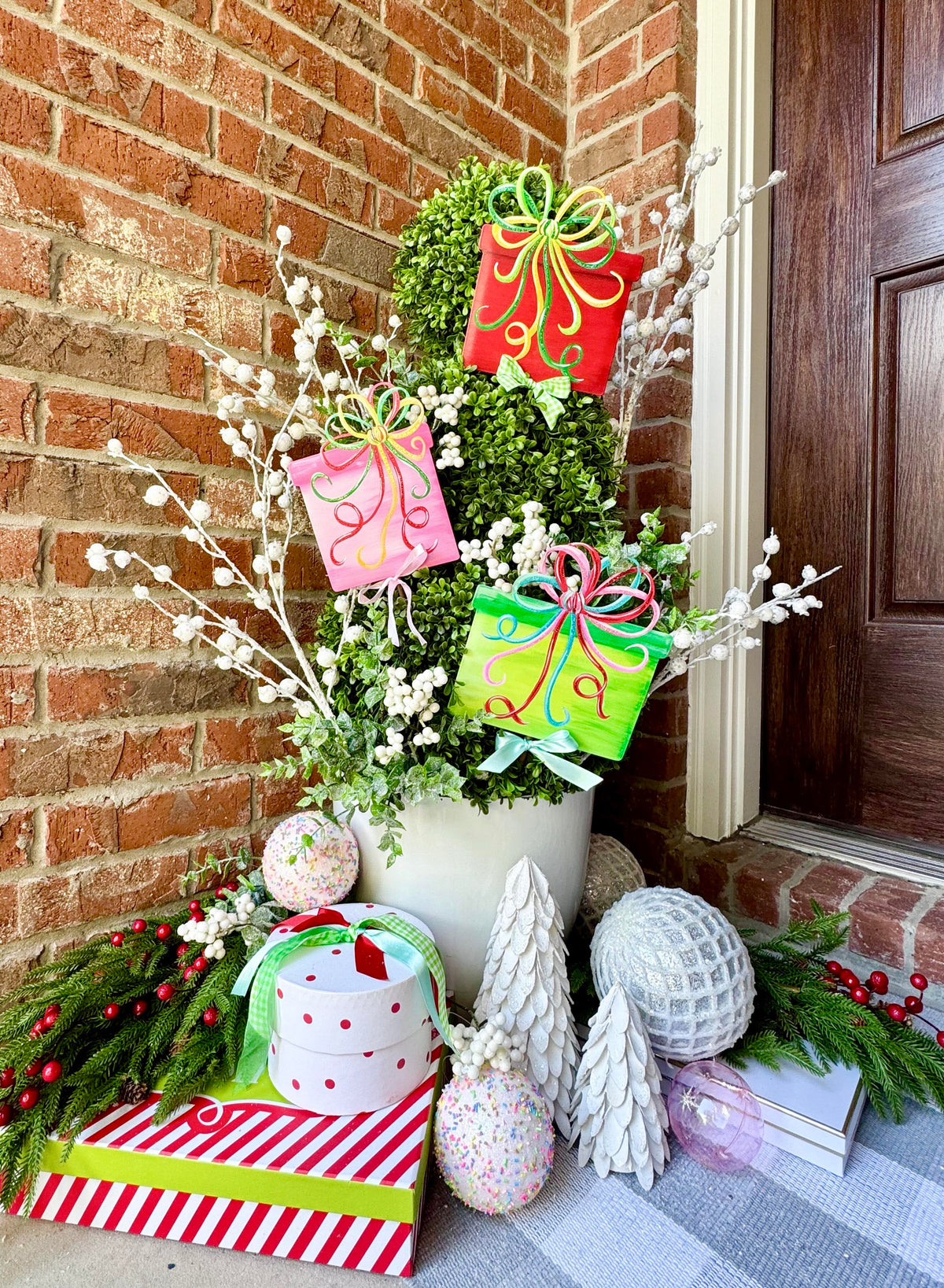Small Merry & Bright Curly Ribbon Packages