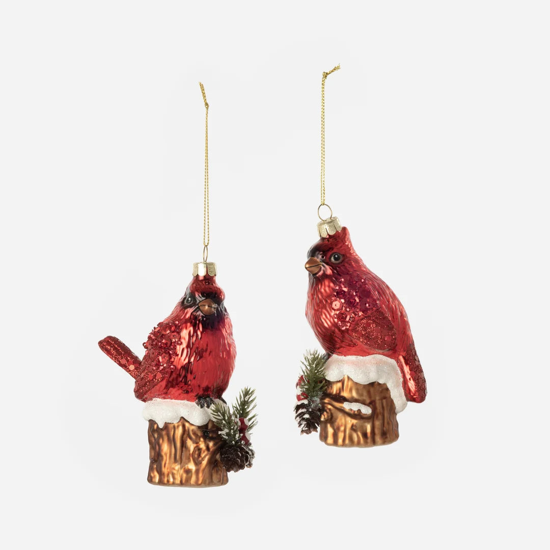 Cardinal on Stump Ornament (1)