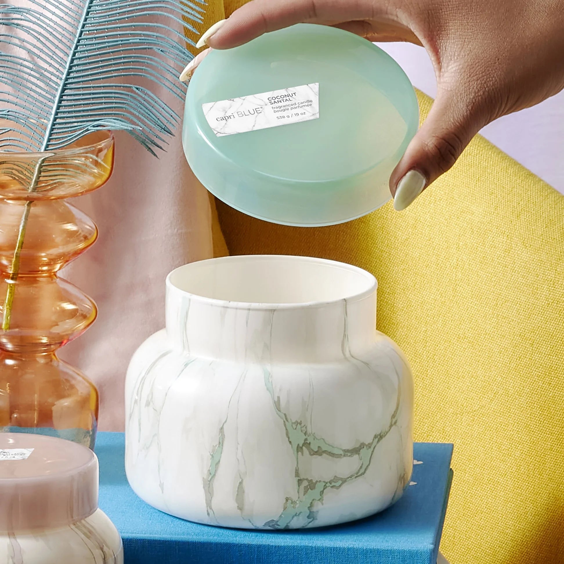 COCONUT SANTAL MODERN MARBLE SIGNATURE JARS, 19 oz