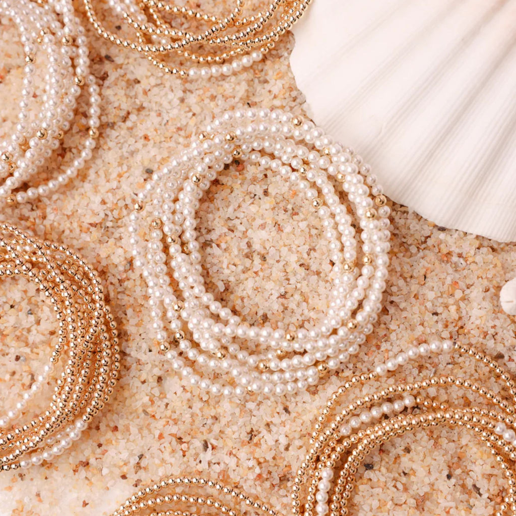 Lilly Pearl Bracelet in Gold