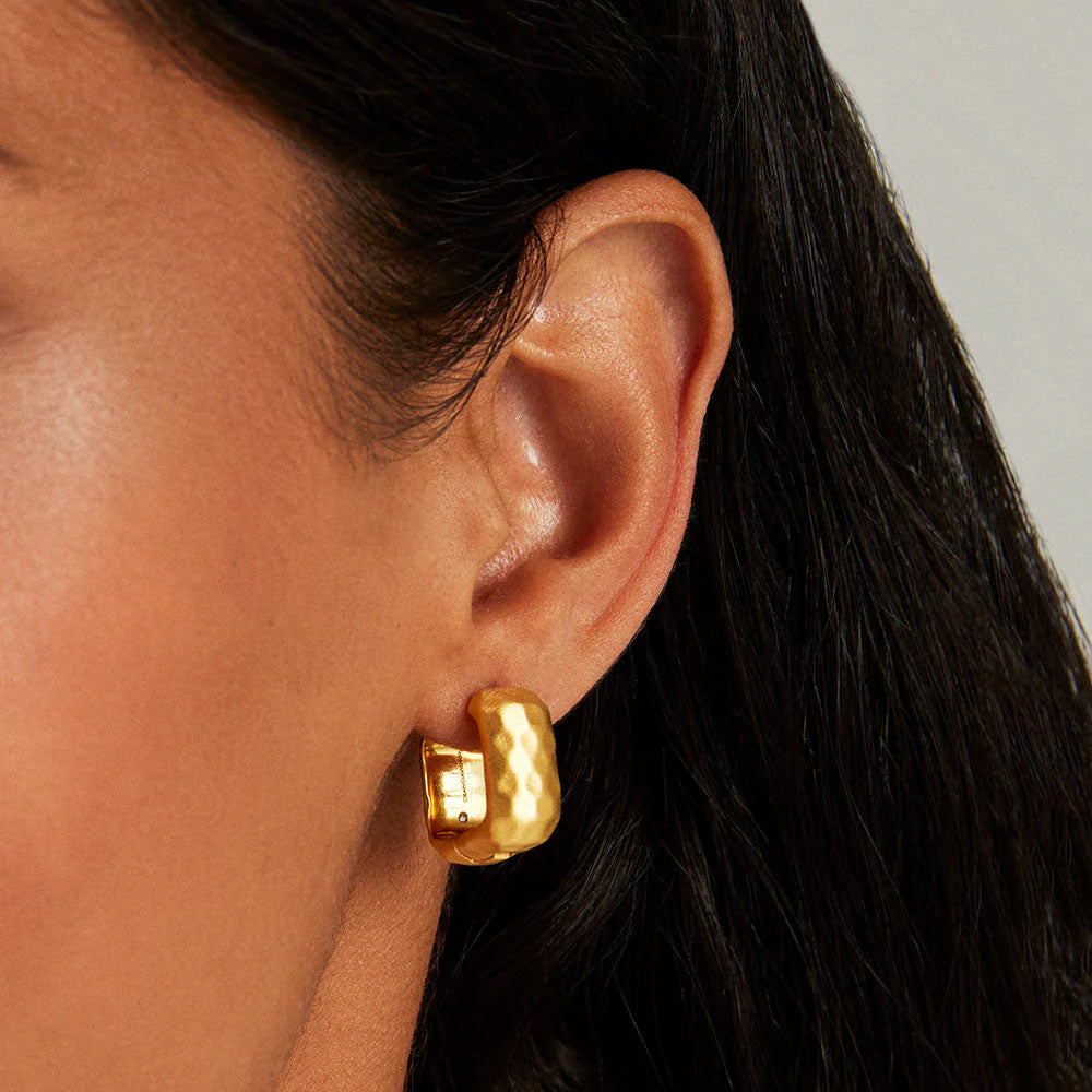 Nomad Square Huggie Hoops- Gold