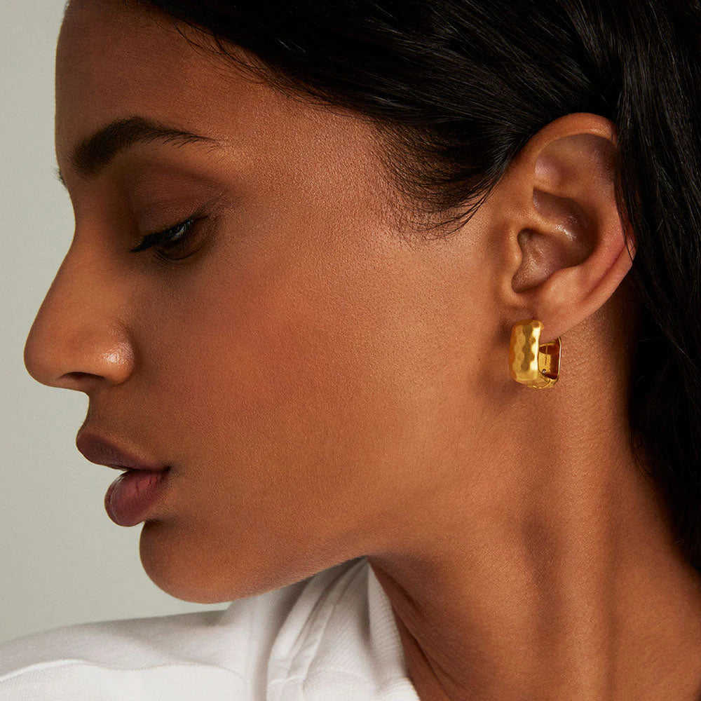 Nomad Square Huggie Hoops- Gold