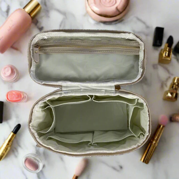Pursen Getaway Classic Train Case- Pearl Quilted