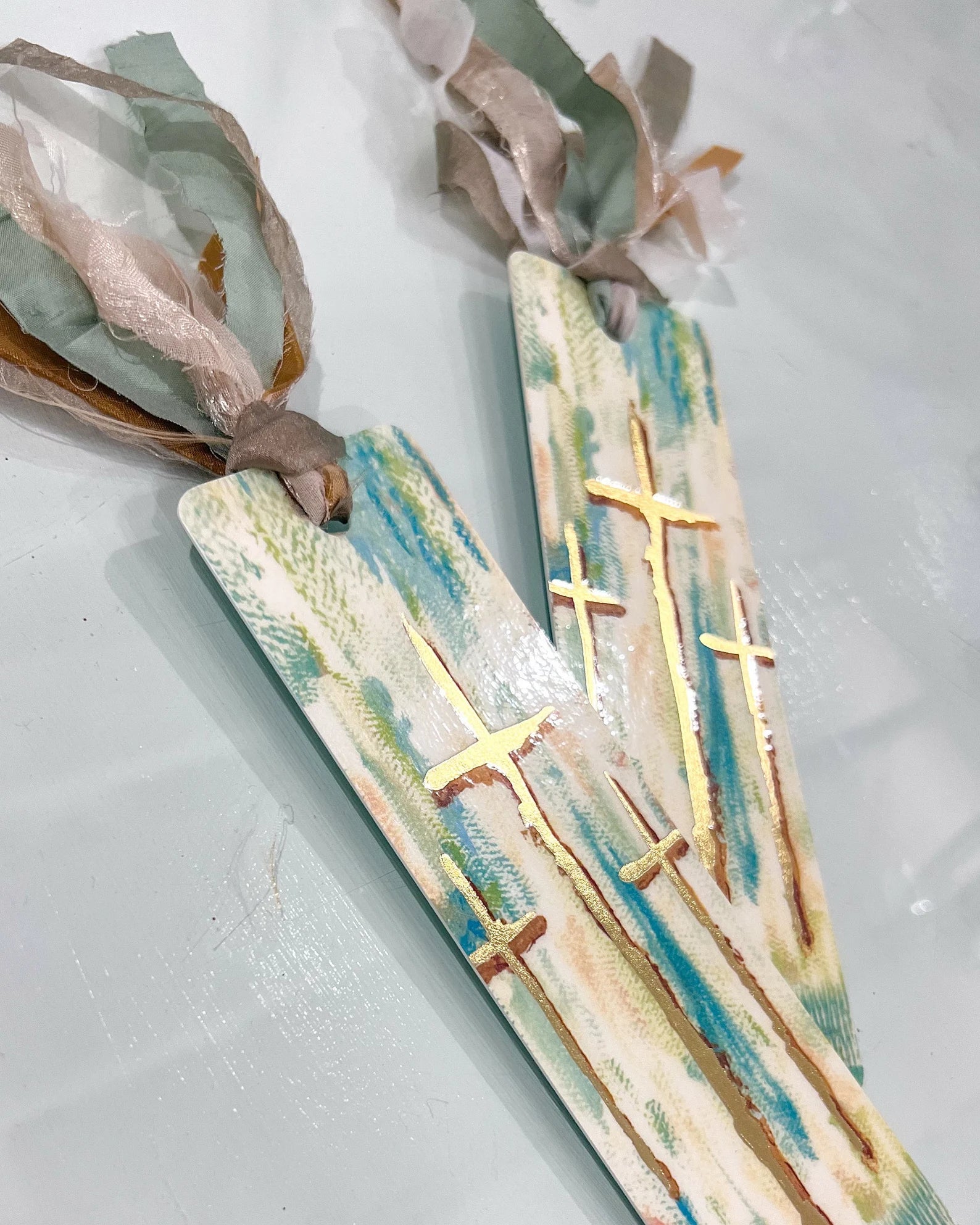 Three Golden Crosses Tassel Bible Bookmark