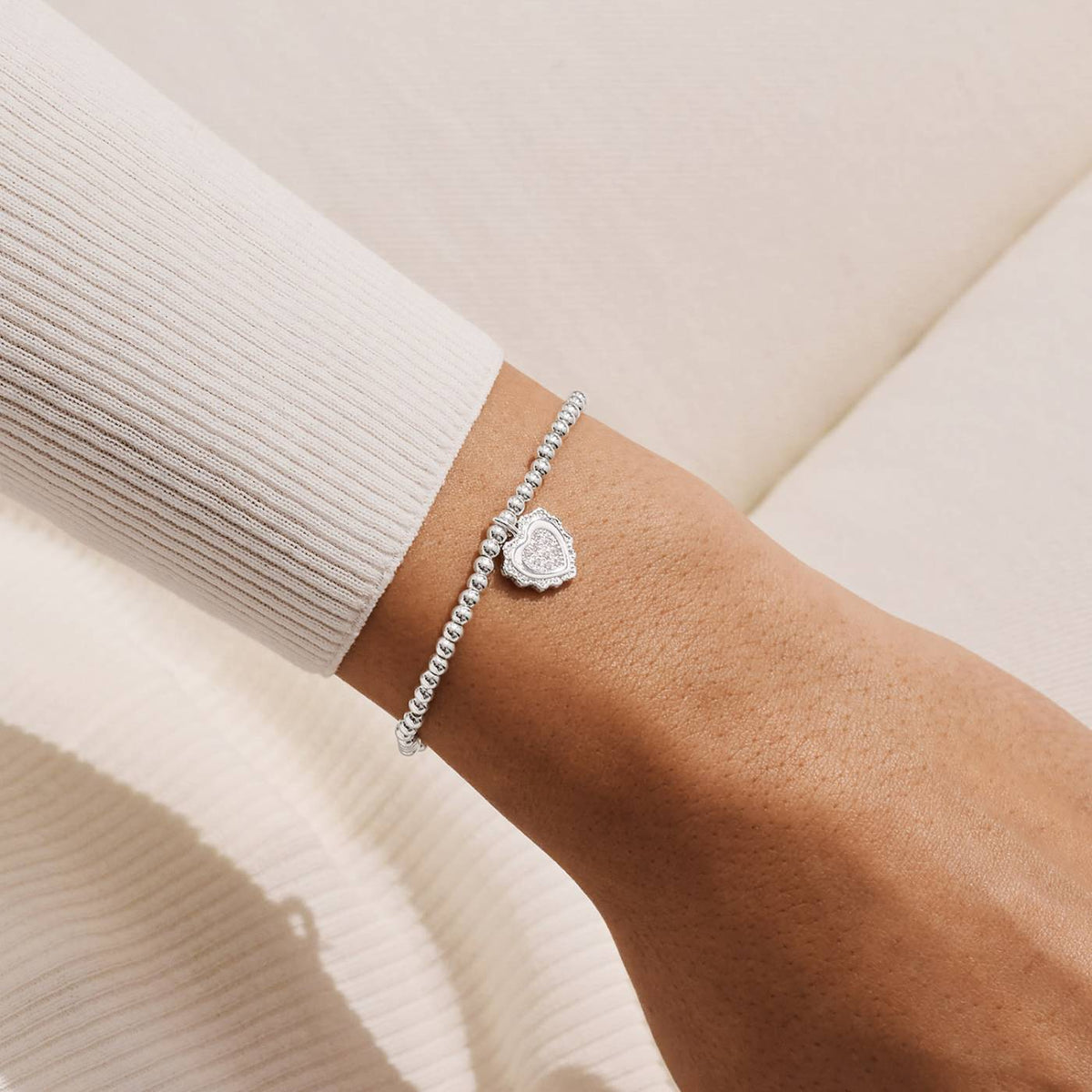Christmas A Little 'Family Is The Heart Of Christmas' Bracelet In Silver Plating