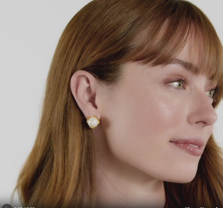 Penelope Stud-Pearl